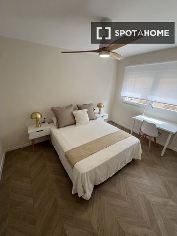 valencia, Valencian Community 46100 - Photo 4