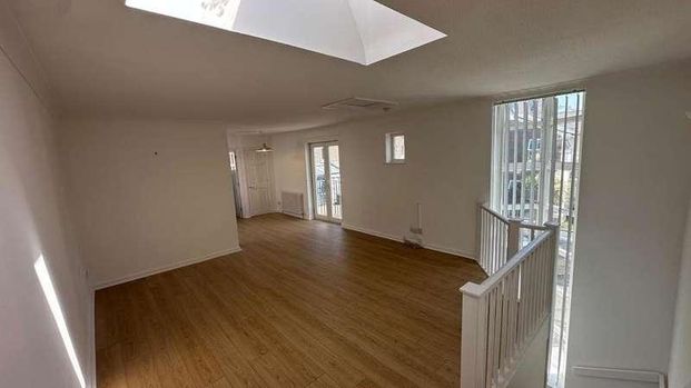 Chichester Way, London, E14 - Photo 1