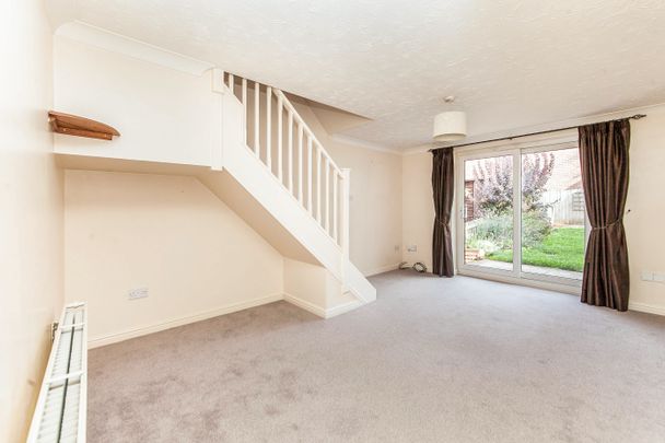 2 bedroom house to rent Swallowtail Close, Pinewood, Ipswich, IP8 - Photo 1