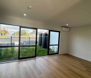 Near New 3 Bedroom Beauty - Photo 4