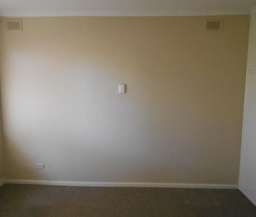 1 Bedroom Unit in a Small Group of 10&excl; - Photo 1