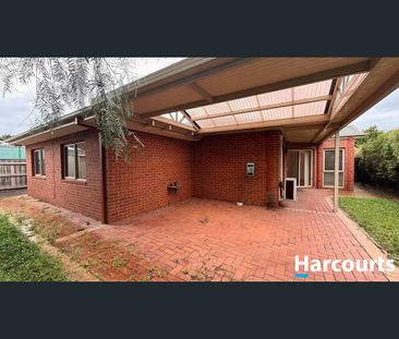 6 Naismith Court, Rowville, Vic 3178 - Photo 1