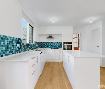 SPACIOIUS FAMILY HOME - Photo 3