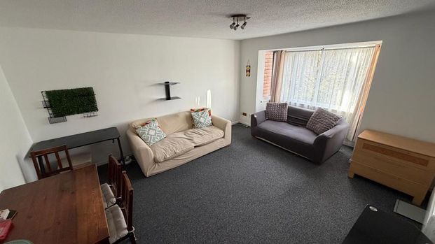 2 bedroom flat to rent - Photo 1