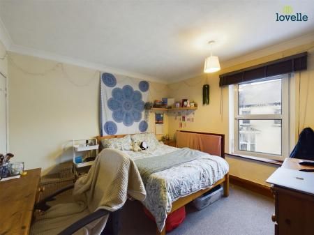 3 bedroom End of terrace house To Let - Photo 3