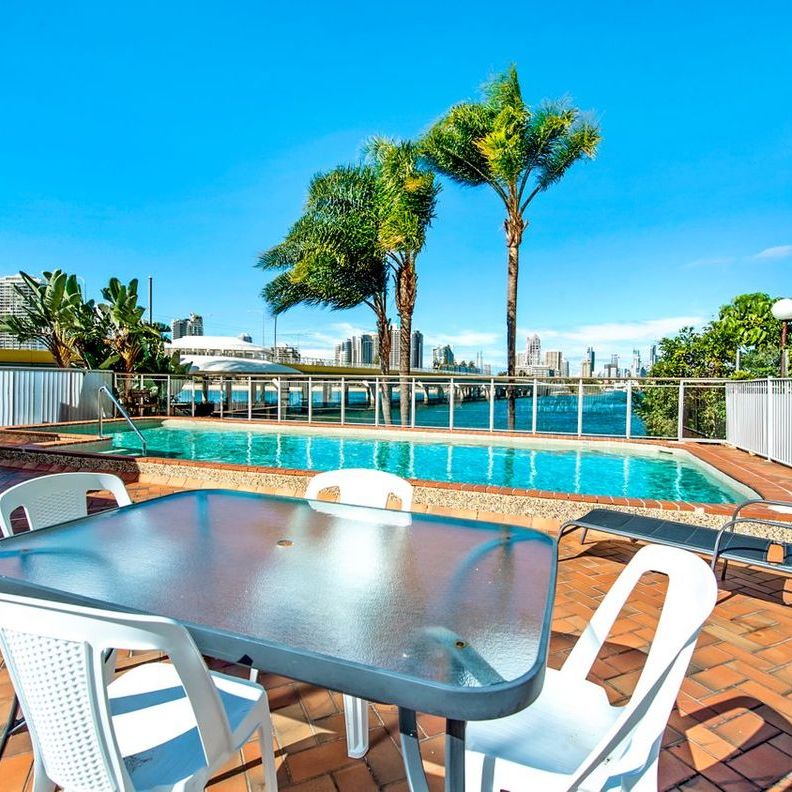 Southport Broadwater Waterfront Studio Apartment - Photo 1