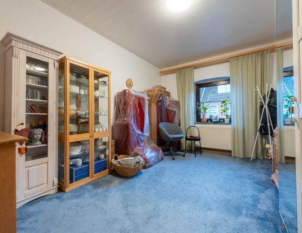 Charmante 3-Zimmer-Wohnung mit Garage – ideal zur individuellen Gestaltung - Photo 1