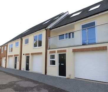 Engco Court, St. James Road, GU51 - Photo 2