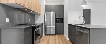 1 room apartment of 106m² in Laval - Photo 1