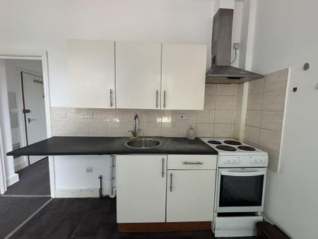 1 bedroom flat to rent - Photo 2