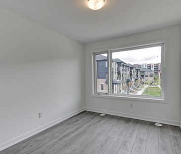 For Lease - 31 Appletree Lane, Barrie, Ontario - Photo 4