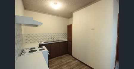 ** TRULY A RARE FIND ** - Photo 3