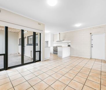 Neat Family Home - Photo 5