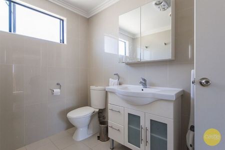 Fully Furnished, Internet, Water & Electricity Included! - Photo 2