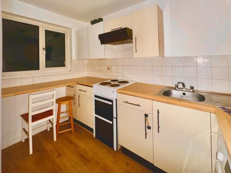 1 bedroom flat to rent - Photo 4