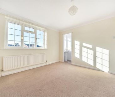 4 bedroom detached house to rent - Photo 4