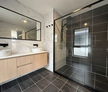 A Rare Gem! - Photo 2