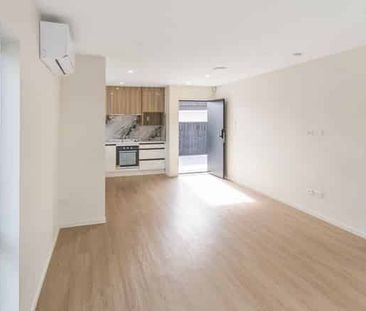 Brand new 3 bedroom town home for rent in Manurewa! - Photo 1