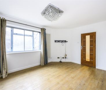 Maple Way, Coulsdon, Surrey, CR5 3RP - Photo 2