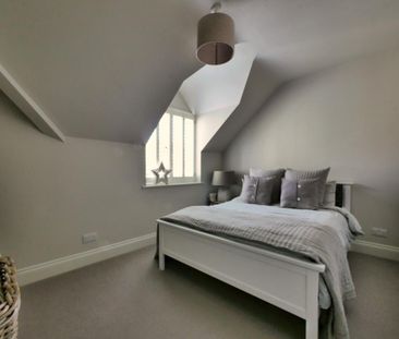 4 bedroom semi-detached house to rent - Photo 6