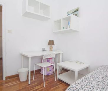 Single Bed in Rooms for rent in big 4-bedroom apartment near El Ret... - Foto 4