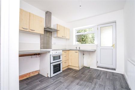 3 bedroom semi-detached house to rent - Photo 2