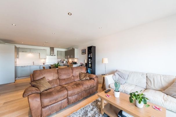 2 bedroom flat to rent - Photo 1