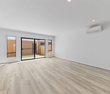 9 Fen Walk, Point Cook, Vic 3030 - Photo 5