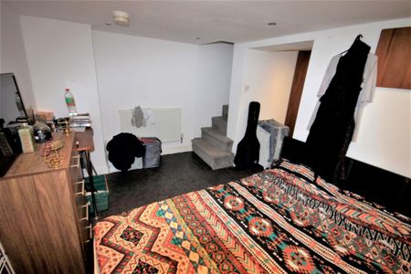 3 bedroom terraced house to rent - Photo 4
