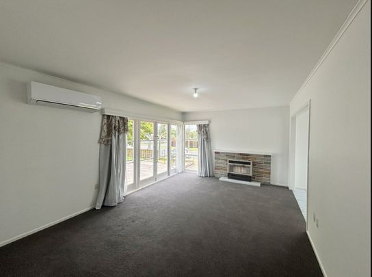 Available NOW - 3 Bedrooms School Zone, Recently Renovated - Photo 1
