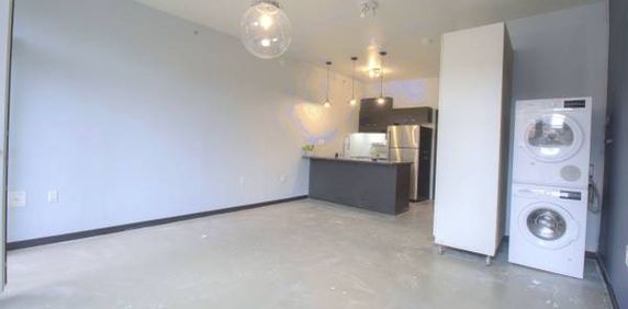 Centally Located Bachelor Suite - Unfurnished @ Carrall Station - Photo 2