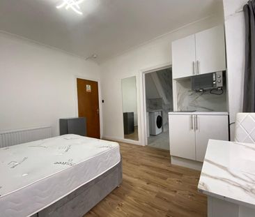 House share to rent in Whitchurch Lane, Edgware, HA8 - Photo 5