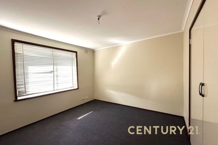 Neat, Bright & Convenient Living in Dandenong North - Photo 3