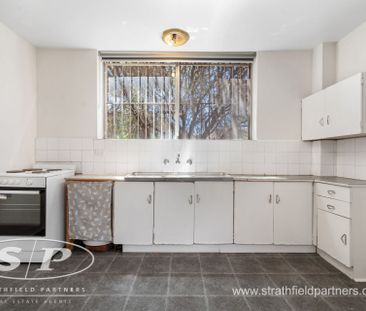 Walk to station! - Photo 3