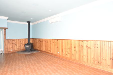 Location at it's best - Photo 3