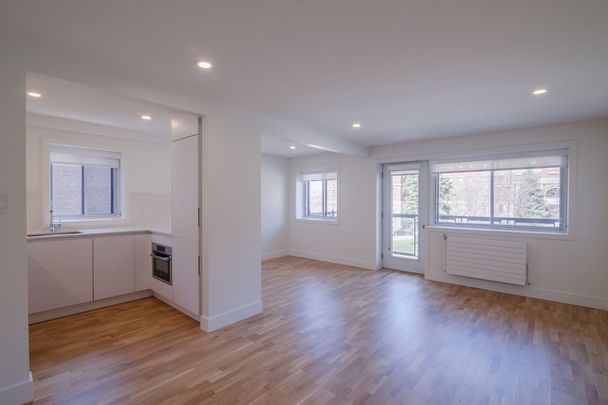 4590 Chemin Queen Mary - Photo 1