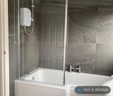 3 bedroom end of terrace house to rent - Photo 5