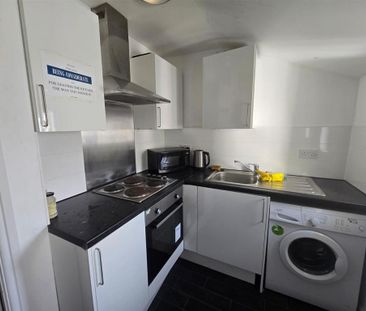 Studio to rent - Photo 3