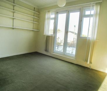 4 bedroom semi-detached house to rent - Photo 6