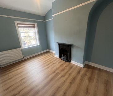 2 bedroom terraced house to rent - Photo 2