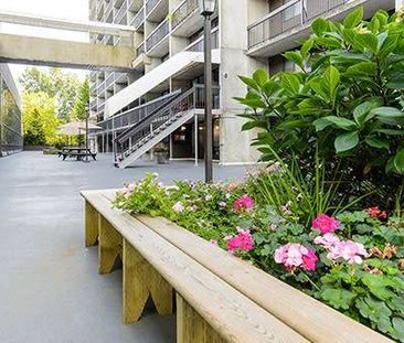 Studio, Surrey BC, Underground Parking - Photo 3