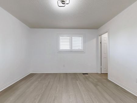 For Lease - 22 A Waltham Crescent, Richmond Hill, Ontario - Photo 3