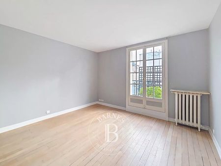 Tout savoir sur cet appartement dans le quartier Saint Thomas d'Aquin, à Paris 7ème - Photo 4