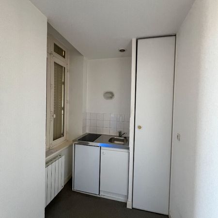Location Appartement 1 pièce 24m² - Photo 3