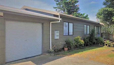 2/45 Tempeton Place, Clendon - Photo 2