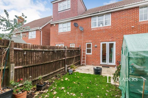 2 bedroom terraced house to rent - Photo 1