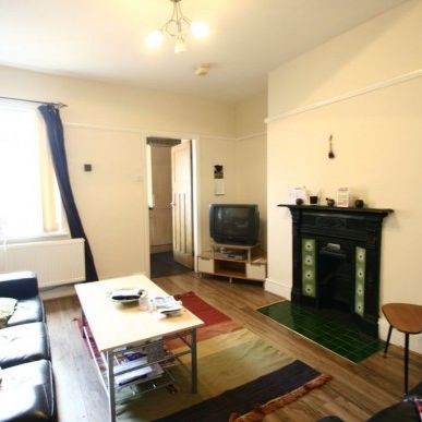 3 Bed - Simonside Terrace, Heaton, Ne6 - Photo 1