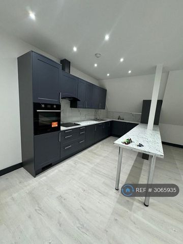 2 bedroom flat to rent - Photo 4