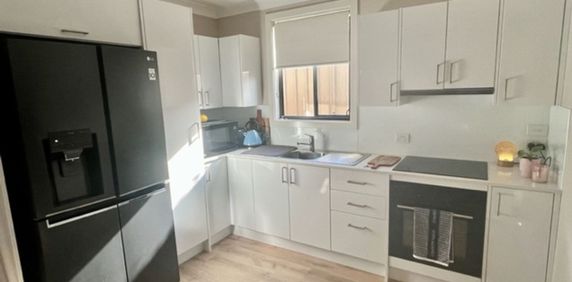 Modern Unit In Quiet Area - Photo 2