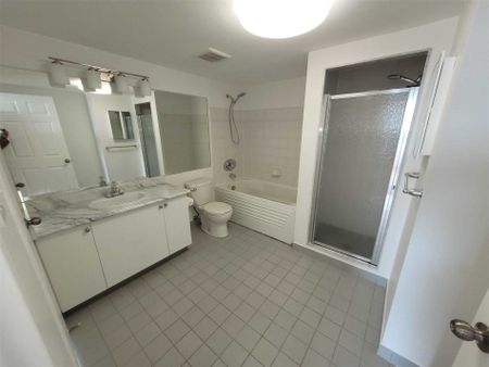 For Lease - 6 Humberline Drive Unit# 813, Toronto, Ontario - Photo 4